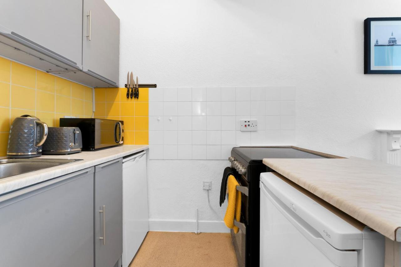 Modern & Spacious 1 Bedroom Apartment - Close To City Centre - Sleeps Up To 3 Guests Édimbourg Extérieur photo