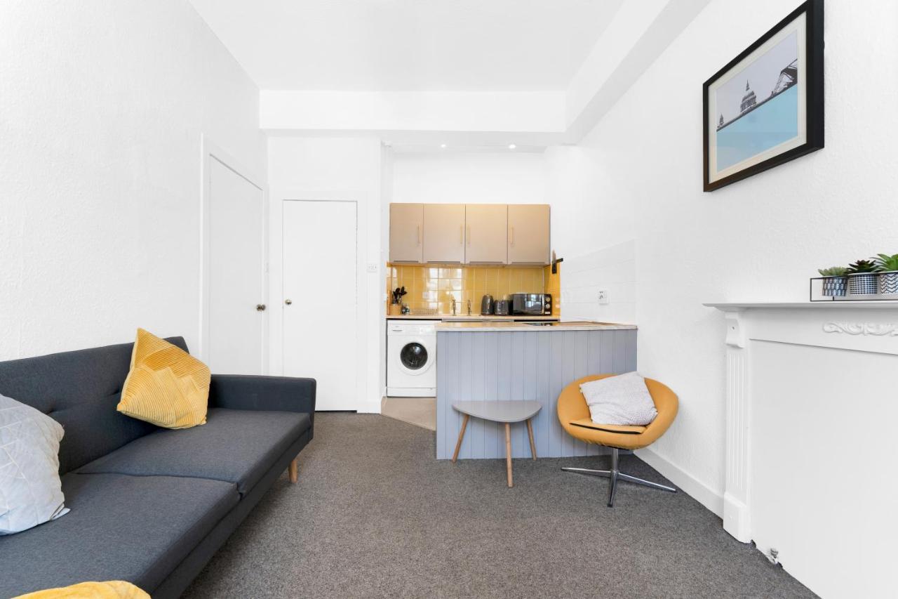 Modern & Spacious 1 Bedroom Apartment - Close To City Centre - Sleeps Up To 3 Guests Édimbourg Extérieur photo