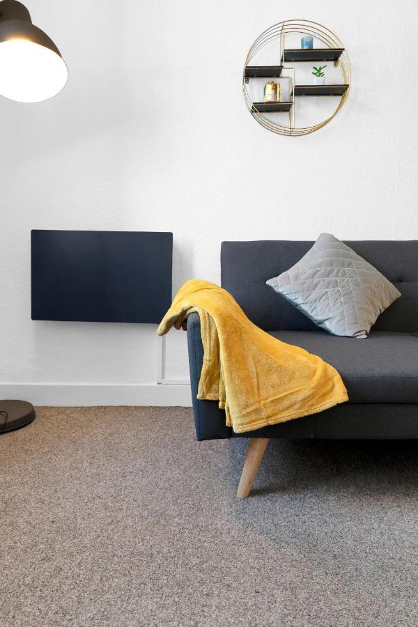 Modern & Spacious 1 Bedroom Apartment - Close To City Centre - Sleeps Up To 3 Guests Édimbourg Extérieur photo