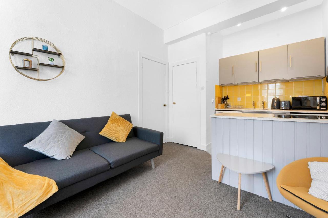 Modern & Spacious 1 Bedroom Apartment - Close To City Centre - Sleeps Up To 3 Guests Édimbourg Extérieur photo