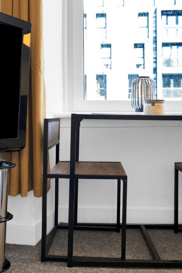 Modern & Spacious 1 Bedroom Apartment - Close To City Centre - Sleeps Up To 3 Guests Édimbourg Extérieur photo
