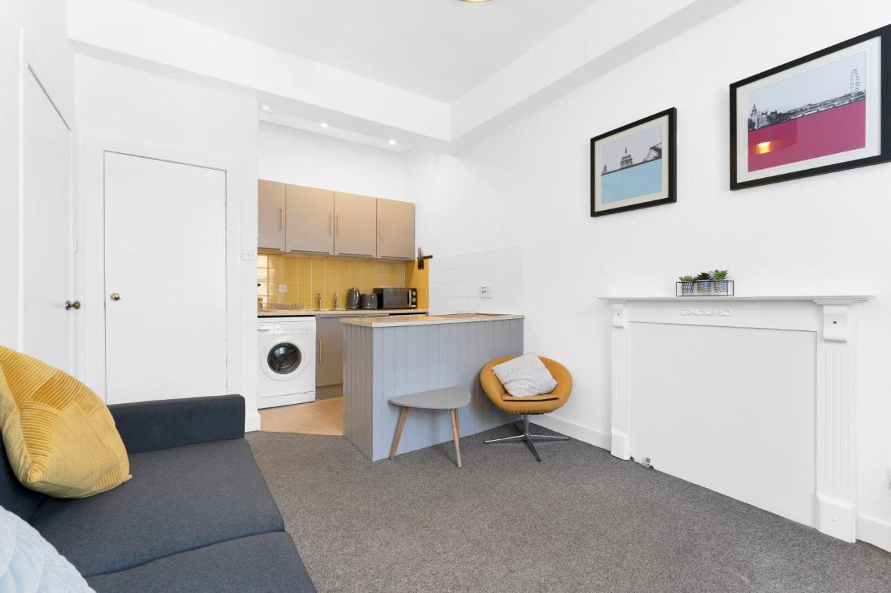 Modern & Spacious 1 Bedroom Apartment - Close To City Centre - Sleeps Up To 3 Guests Édimbourg Extérieur photo