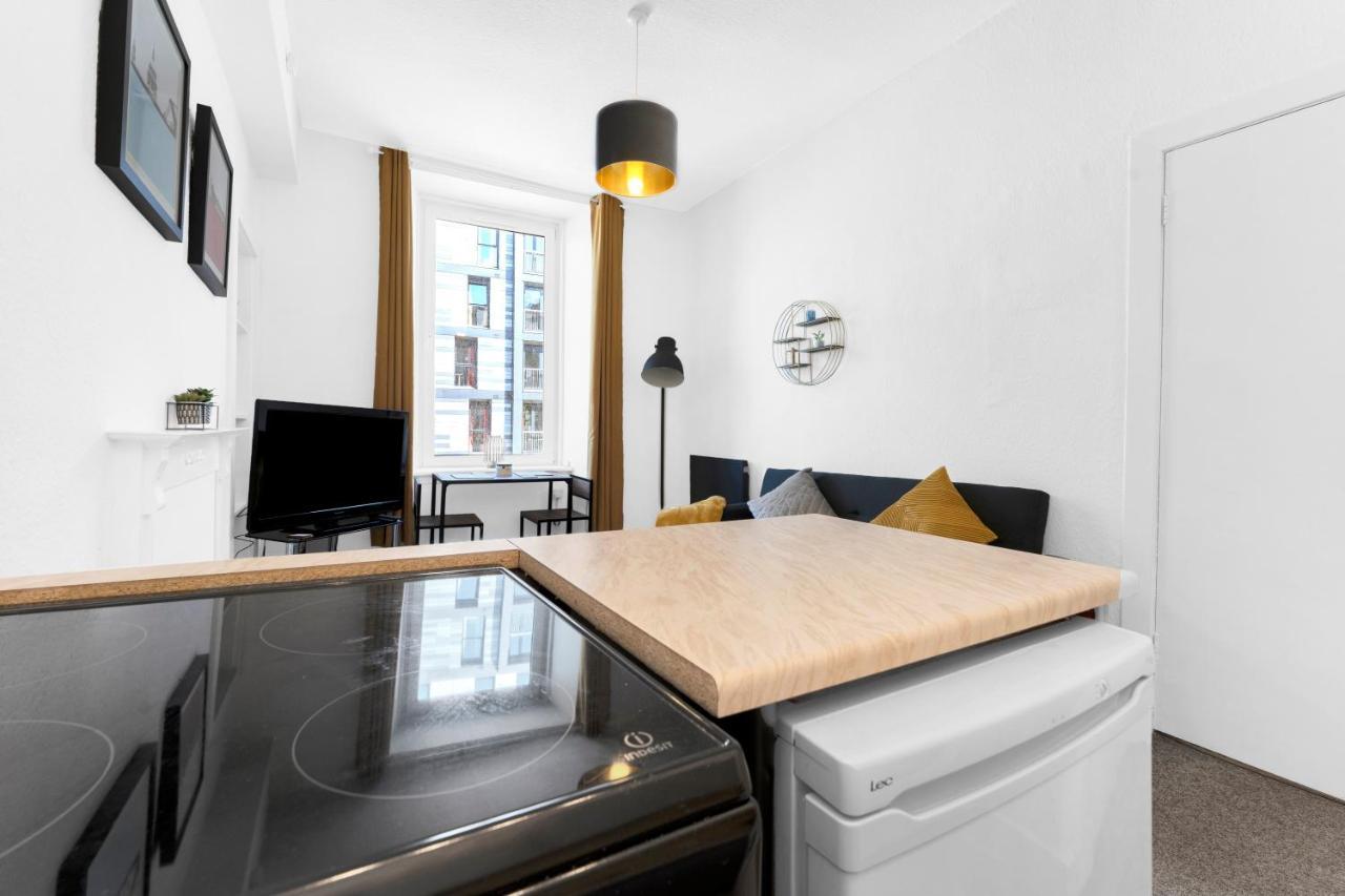 Modern & Spacious 1 Bedroom Apartment - Close To City Centre - Sleeps Up To 3 Guests Édimbourg Extérieur photo